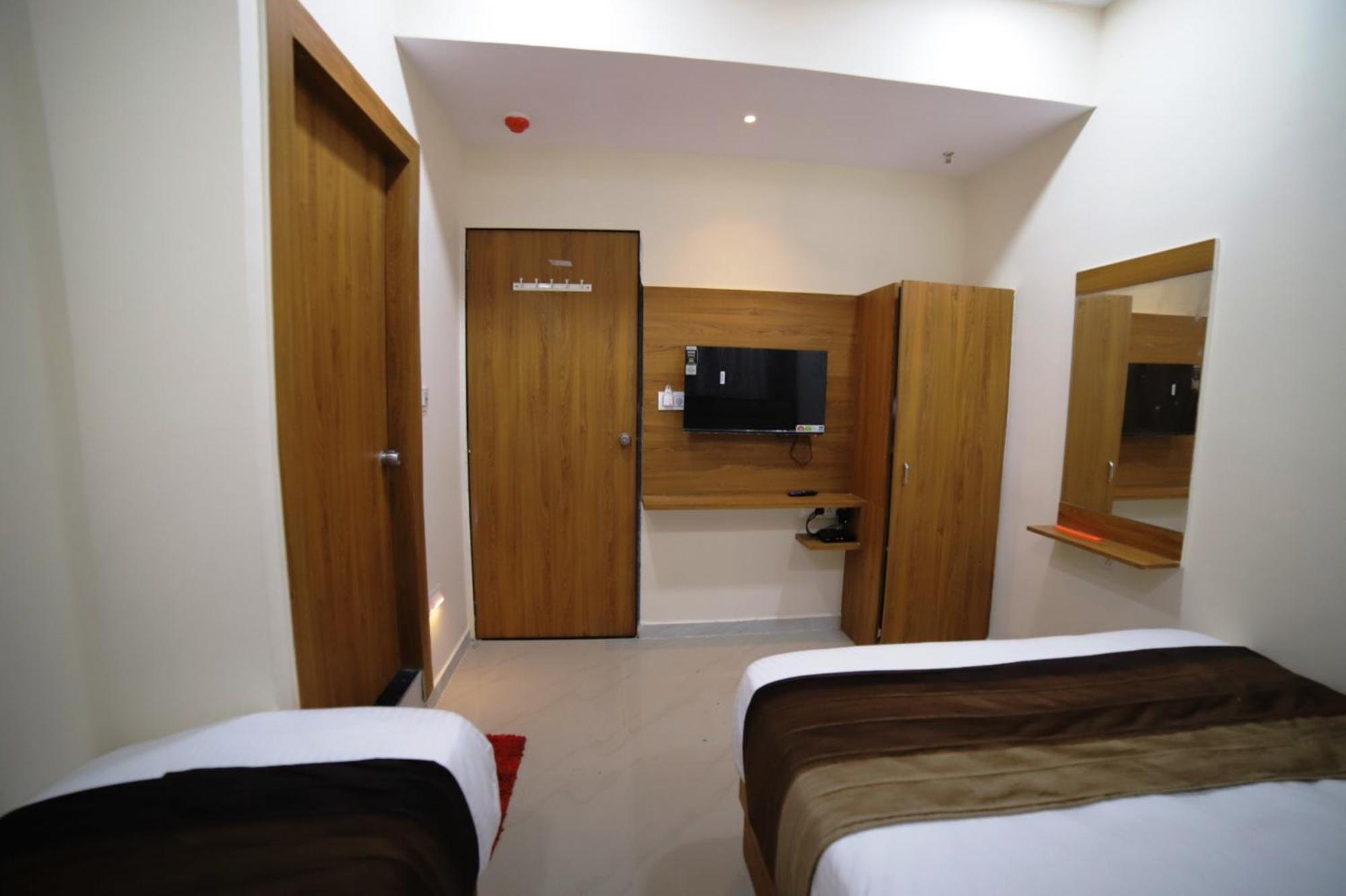 Hotel Surya Villa Ahmedabad Luaran gambar